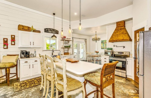 Ono Island Casa | DreamBoat Paradise-Spacious, Heated Pool, HotTub, Backyard Boat Slip, near Beach