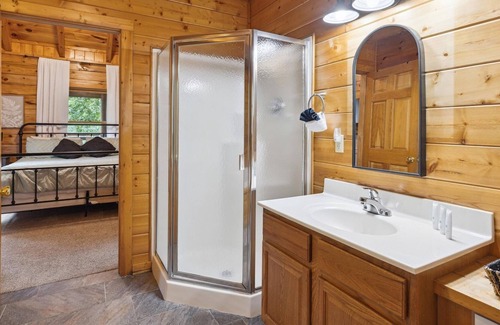 Sevierville Cabina | Dreamcatcher 2 Bedroom Cabin by Redawning
