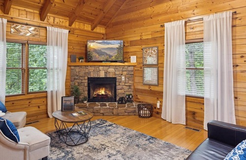 Sevierville Cabina | Dreamcatcher 2 Bedroom Cabin by Redawning