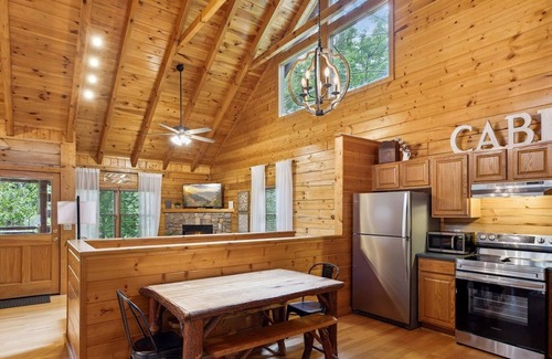 Sevierville Cabina | Dreamcatcher 2 Bedroom Cabin by Redawning