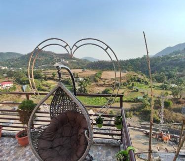 Bhimtal Hotel | Dreamcatcher by lake & woods