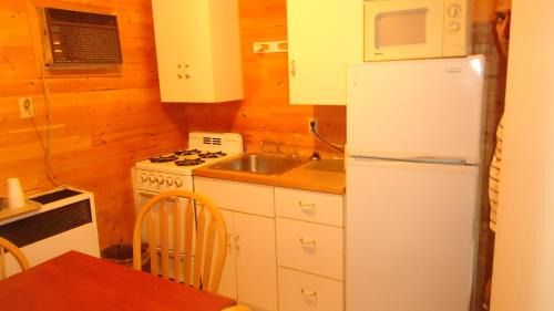 Moose Jaw Hotel | Dreamland Motel