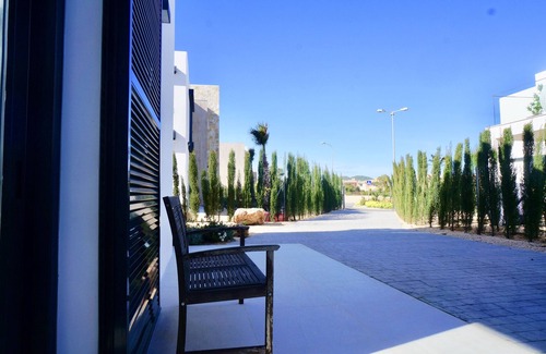 Cala Murada Villa | nuevo edificio de ensueño: villa en estilo Bauhaus, piscina y jardín propios, cerca de la playa,