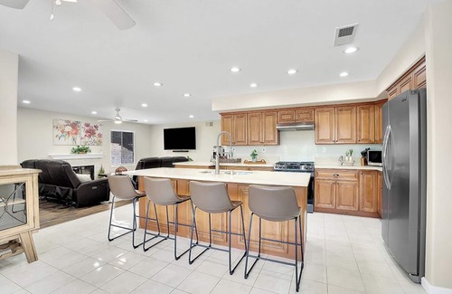 Poway Casa | Dreamsville - Countryside Solace - Spacious 5 BR, 3 BA, 3000+ sqft