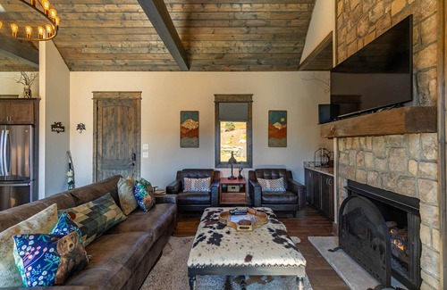 Mill Ridge Casa | Dreamweaver - Eagles Nest, pet friendly, private with big views