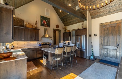 Mill Ridge Casa | Dreamweaver - Eagles Nest, pet friendly, private with big views