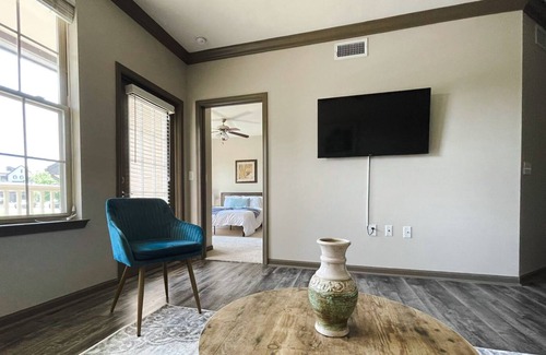 Ferndale Apartamento | Dreamy 1BD/1BA w/Balcony + Gym - Little Rock