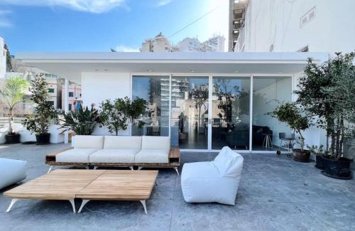 Mar Mikhael Apartamento | Dreamy 3BR Penthouse w a Super Terrace