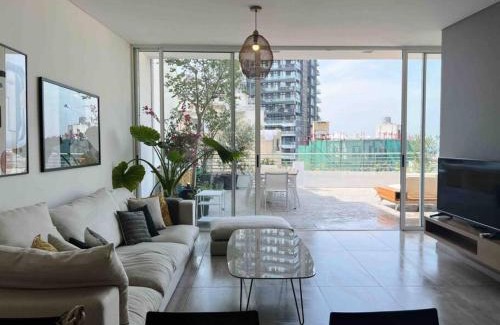 Mar Mikhael Apartamento | Dreamy 3BR Penthouse w a Super Terrace