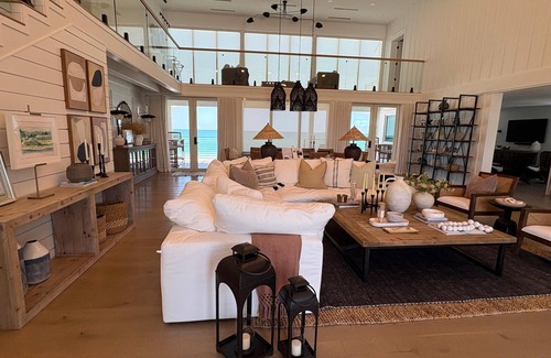 Palm Island Casa | "Dreamy Beachfront Getaway - Your Coastal Sanctuary Awaits!"