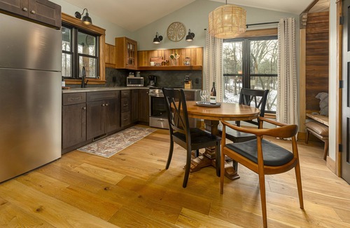 Carbondale Cabina | Dreamy Cabin with Hot Tub in the Woods