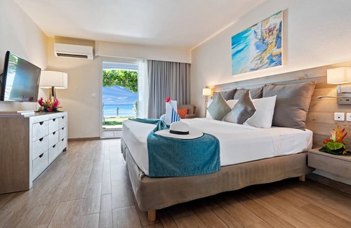 Grand Case Complejo | Dreamy Coastal Suite | Paddle, Snorkel, Dine & Explore in Tranquility