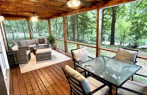 Cadiz Cabaña | Dreamy Cottage Getaway w/ Sunset Lakeview