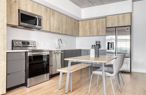 City West Apartamento | Dreamy Downtown 1BR w/ Pool, Gym & W/D near Staples Center, by Blueground (LAX 543)
