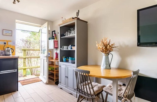 Beccles Cabaña | Dreamy Fieldview Country Cottage