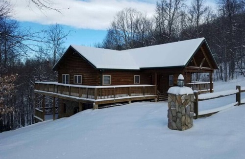 Grassy Creek Cabina | Dreamy Hidden Cabin in the Woods