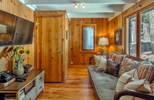 Sunnyside Cabina | Dreamy & Historic Stone Cottage in Tahoe City