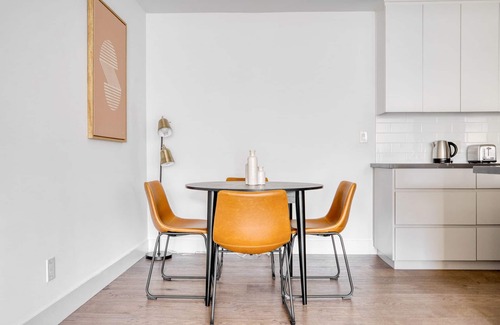 Sharon Heights Apartamento | Dreamy Menlo Park 1BR w/ Gym & W/D, easy highway access, by Blueground