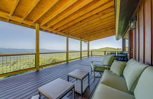 Penrose Casa | Dreamy Penrose Cabin with Panoramic Mountain Views