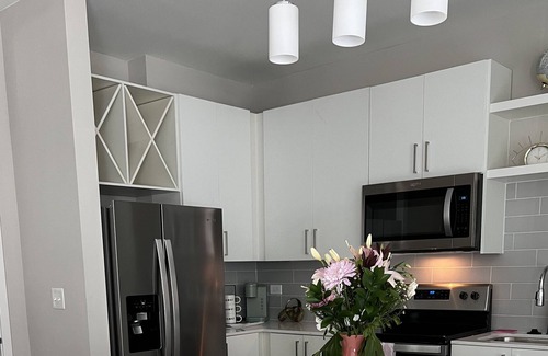 Channel District Apartamento | Dreamy Pink Resort Style Oasis in Channelside