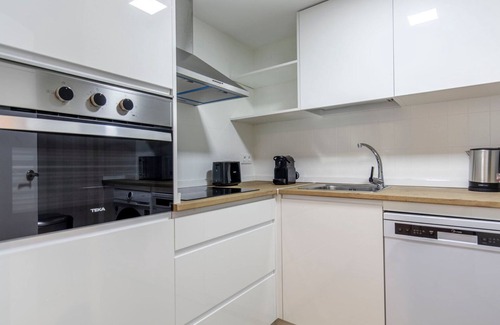 Recoletos Apartamento | Dreamy Recoletos 2BR w/ Pool & Doorman, close to Park, by Blueground