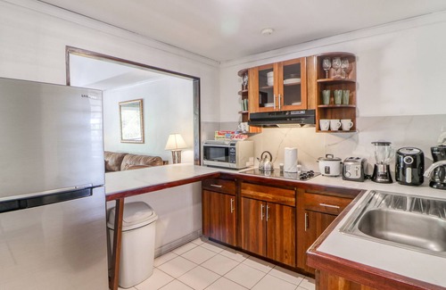 Damas Apartamento | Dreamy tropical gem with pool, lush gardens, private patio, & WiFi