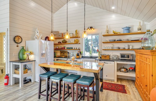 Sherwood Cabaña | Dreamy Wine Country Retreat: Sherwood 'Rose Cabin'