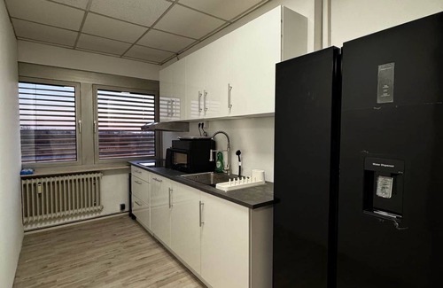 Dreieich Apartamento | Dreieich apartment 10 persons - 8 single rooms parking lot truck