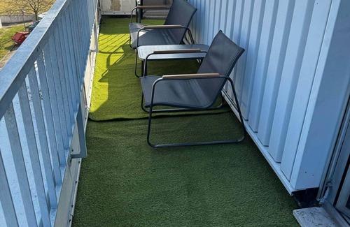 Dreieich Apartamento | Dreieich apartment 10 persons - 8 single rooms parking lot truck