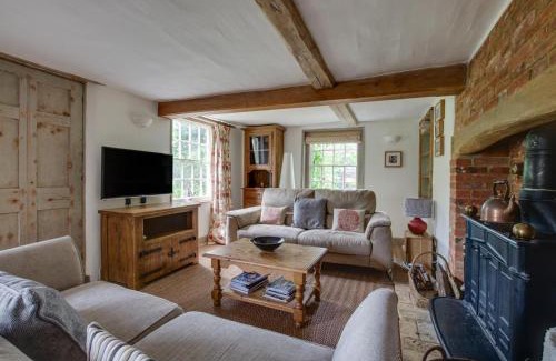 Wrentham Casa | Dressmakers Cottage