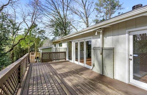Buford Highway Casa | Drew Valley Villa