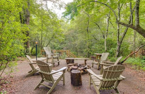 Blue Ridge Casa | Drifting Feather Mountain Cabin Waterfront Deck