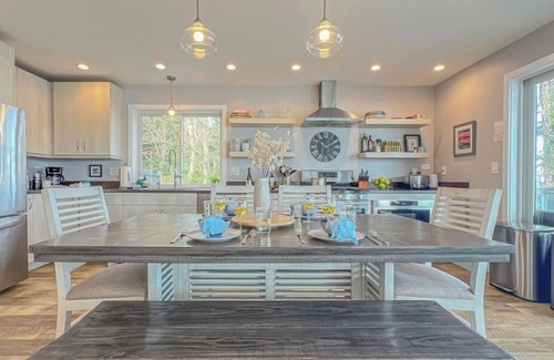 Lummi Island Casa | Driftwood Dreams: Beautiful PNW retreat w/ view!