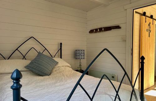 Lyminster Apartamento | Driftwood Dreams Garden Cabin