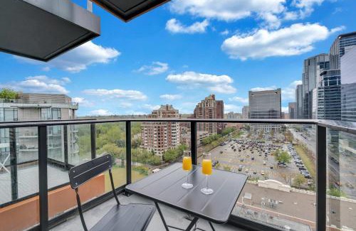 Eau Claire Apartamento | Driftwood Heights DT Gym City Views