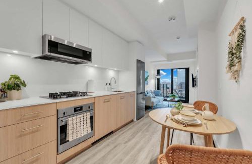 Eau Claire Apartamento | Driftwood Heights DT Gym City Views