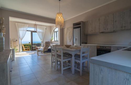 Argassi Casa | Driftwood Holiday Home