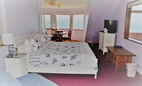 Homer Hotel | Driftwood Inn