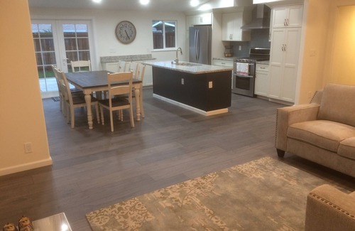 Costa Mesa Casa | Driftwood is between Disneyland and Newport Beach