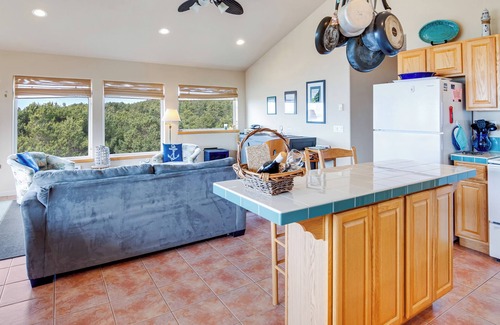 Waldport Casa | Driftwood Loft ~ Seal Rock