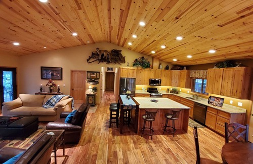 Cle Elum Casa | DRIFTWOOD SHORES BLISS (CHALET BY LAKE CLE ELUM)
