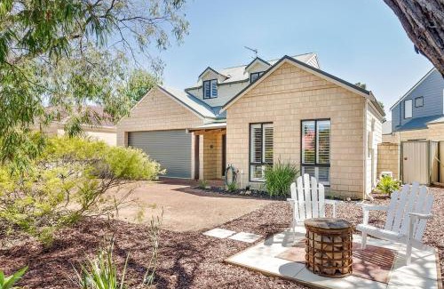 Dunsborough Casa | Driftwood - True Beachside Bliss with Games Galore