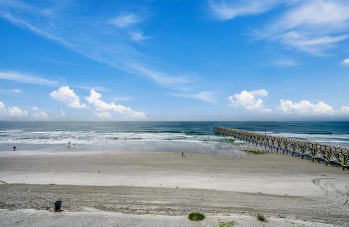 North Myrtle Beach Casa | Drifty Daze Oceanfront Suite w Pool