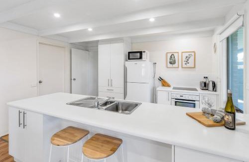 Safety Beach Casa | Dromana Beach Holiday House *3 minutes to the sand