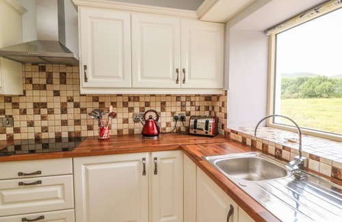 Glencar Cabaña | DROMSTABLA, pet friendly in Glencar, County Kerry