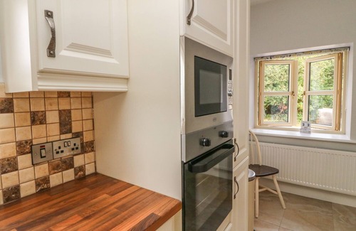Glencar Cabaña | DROMSTABLA, pet friendly in Glencar, County Kerry