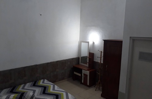 Ngaglik Casa | Drono Guest House terletak di sisi sawah dengan suasana yang tenang