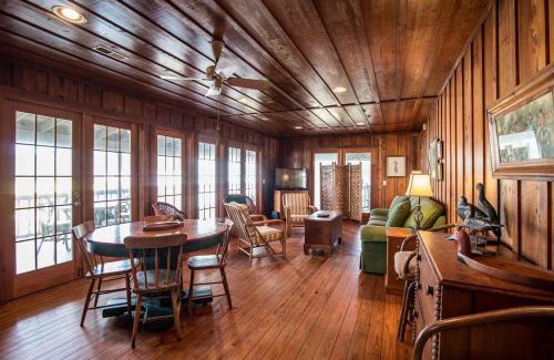 Pawleys Island Casa | Drop Anchor A Dog-Friendly Home with Beach Access