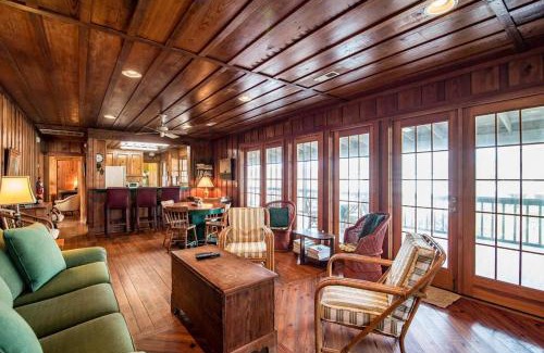 Pawleys Island Casa | Drop Anchor A Dog-Friendly Home with Beach Access
