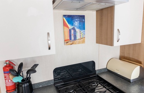 Mudeford Cabaña | Drop Anchor, by the beach in Mudeford - *** No Booking Fees ***